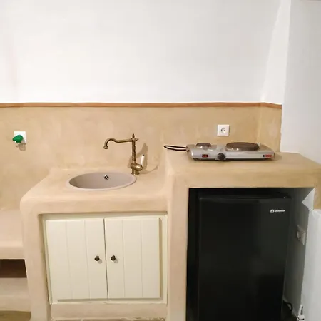Kamara Nest Apartment Aroniadika